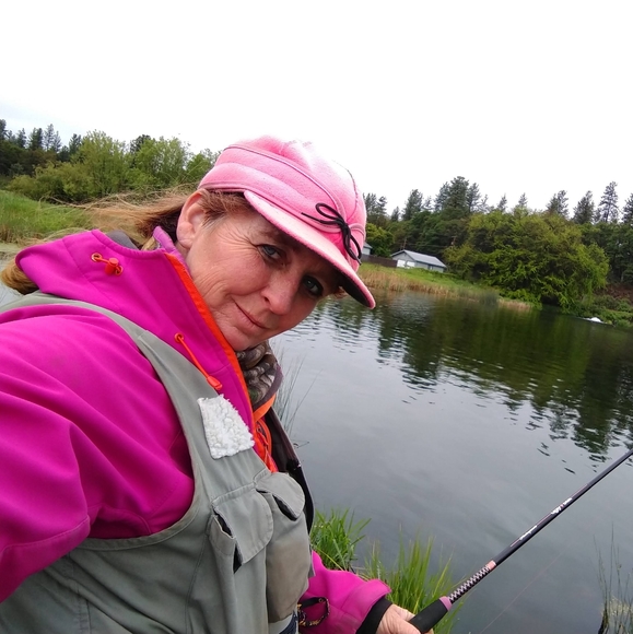 Meet your Posher, April - Picture 3 of 4